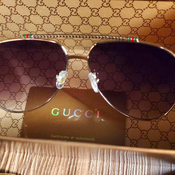 THIS ITEM IS SOLD!!!! Gucci Aviator - Picture 4 of 9